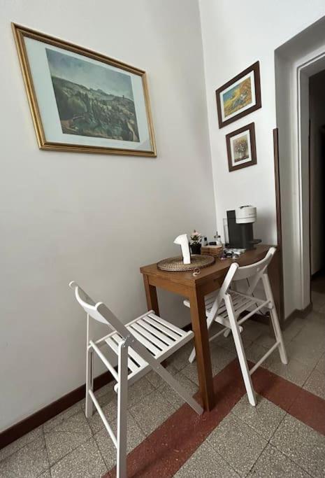 Edoardo'S Historic Apartment روما المظهر الخارجي الصورة