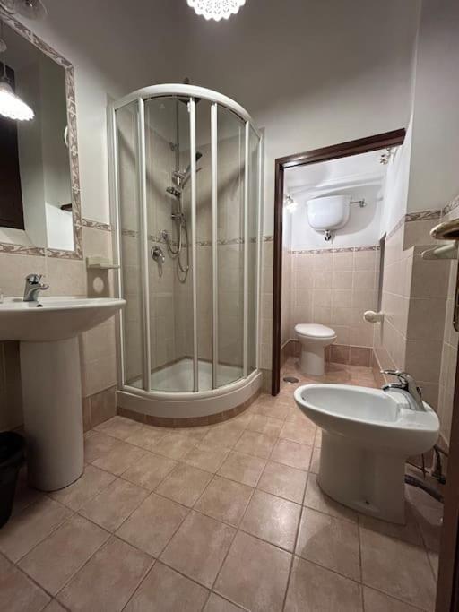 Edoardo'S Historic Apartment روما المظهر الخارجي الصورة